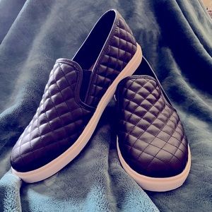 Torrid quilted slip on sneakers size 12W NWT
